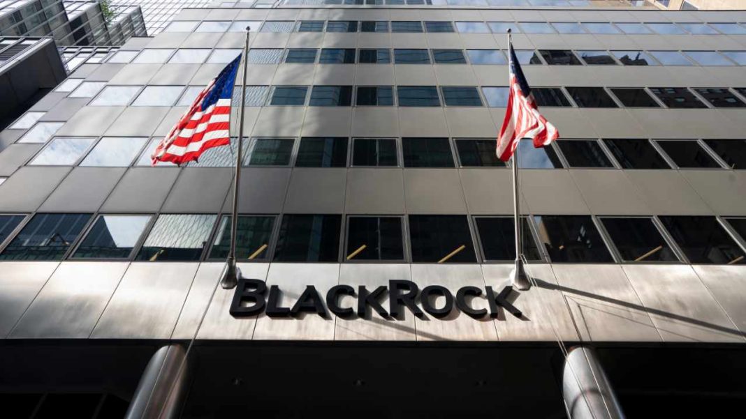 Blackrock’s Bitcoin ETF Single-Handedly Offsets Grayscale's $600M Outflow — IBIT Now Holds 161K BTC – Markets and Prices Bitcoin News