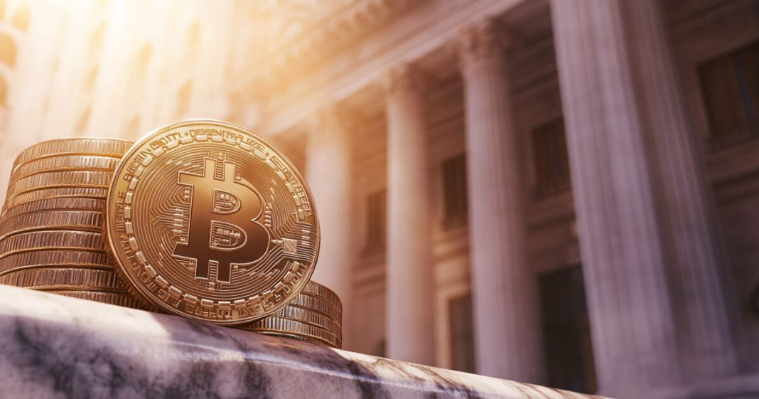 Bitcoin climbs to $61.7k as Fed minutes hint at rate cut in September