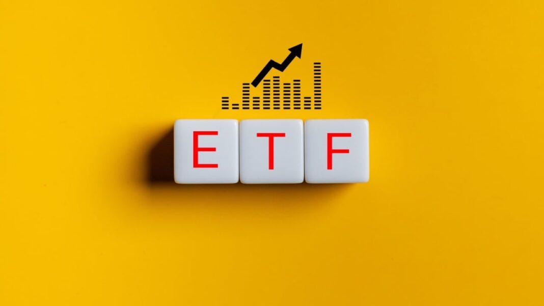 Bitcoin ETFs See $588 Million Inflow As Market Momentum Continues – Crypto News Bitcoin News