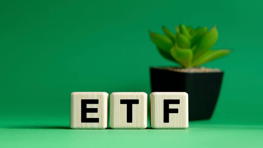 Bitcoin and Ether Exchange-Traded Funds Achieve 5-Day Inflow Streak – Crypto News Bitcoin News