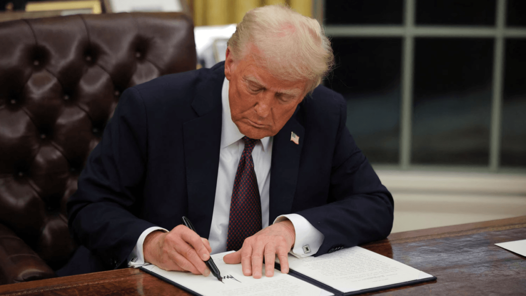 Trump’s Executive Order Rejects CBDCs, Considers Crypto Reserves, and Aims to Revamp Regulations – Regulation Bitcoin News